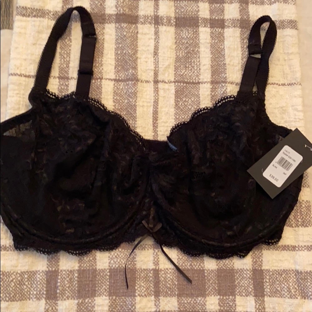 NWT unlined lace bra